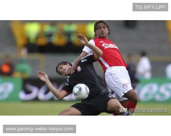 罗马遭红牌坑惨，全队怒围裁判：一场足球风暴的背后